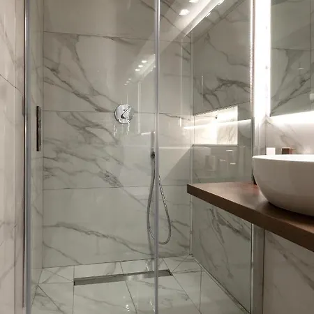 Nocleg ze śniadaniem Annunziata Guesthouse, Centro Storico 4*