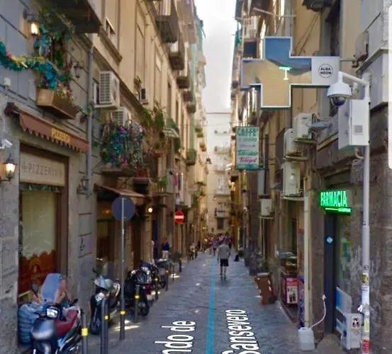 Annunziata Guesthouse, Centro Storico Oda ve Kahvaltı 4*